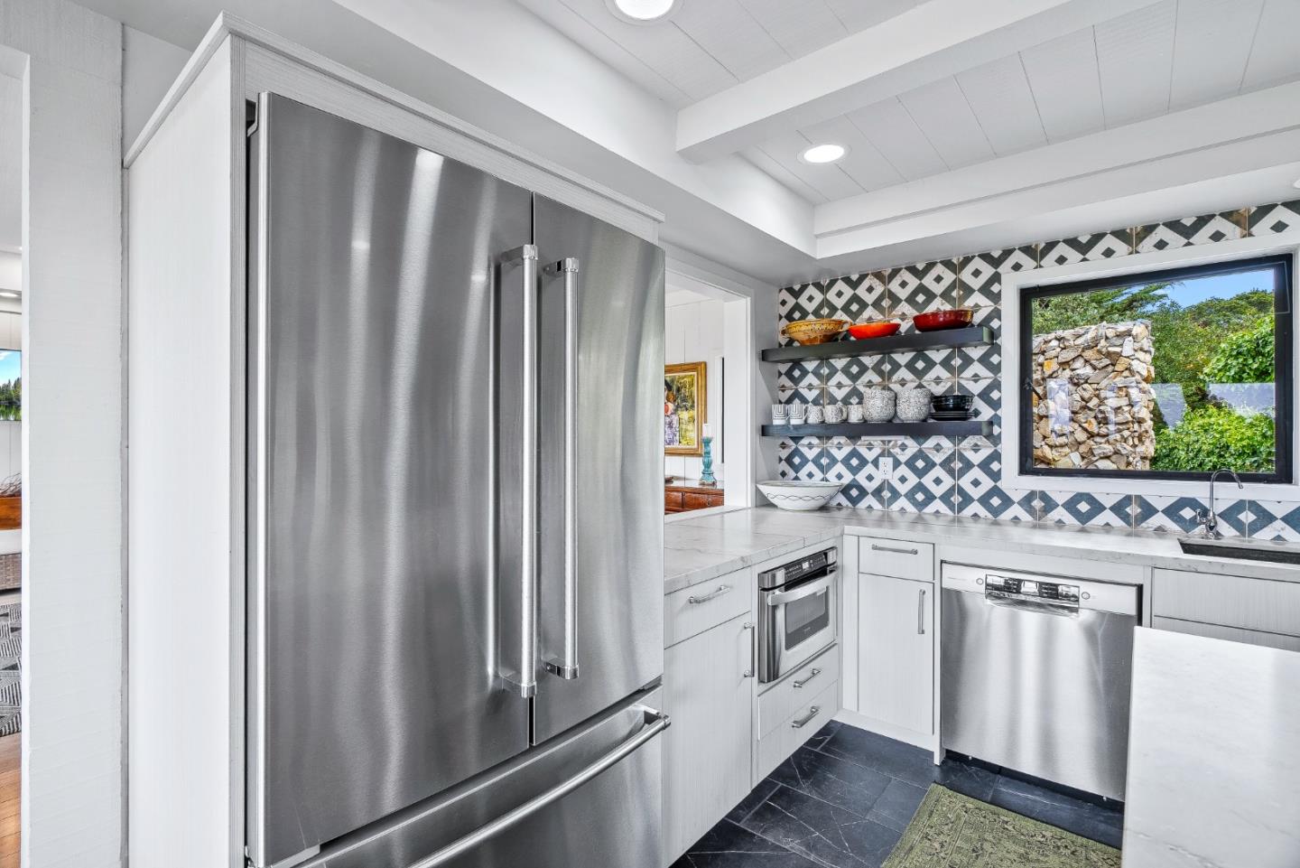 Detail Gallery Image 14 of 50 For 25550 Rio Vista Dr, Carmel,  CA 93923 - 3 Beds | 3/1 Baths