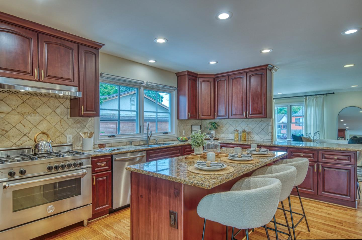 Detail Gallery Image 17 of 66 For 2618 Brewster Ave, Redwood City,  CA 94062 - 3 Beds | 3/1 Baths