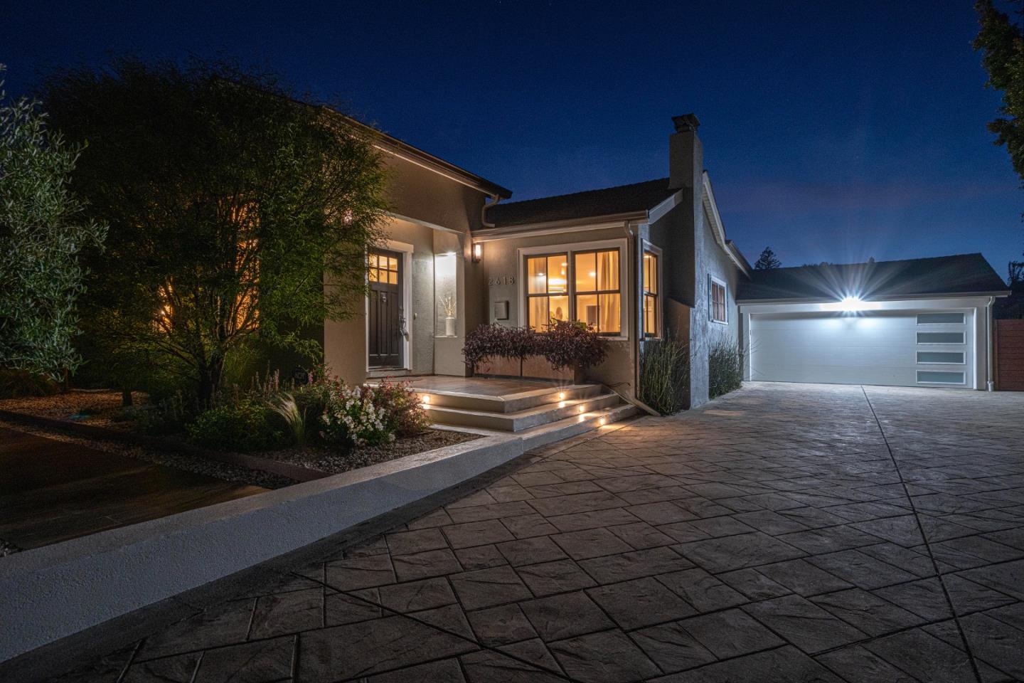 Detail Gallery Image 2 of 66 For 2618 Brewster Ave, Redwood City,  CA 94062 - 3 Beds | 3/1 Baths