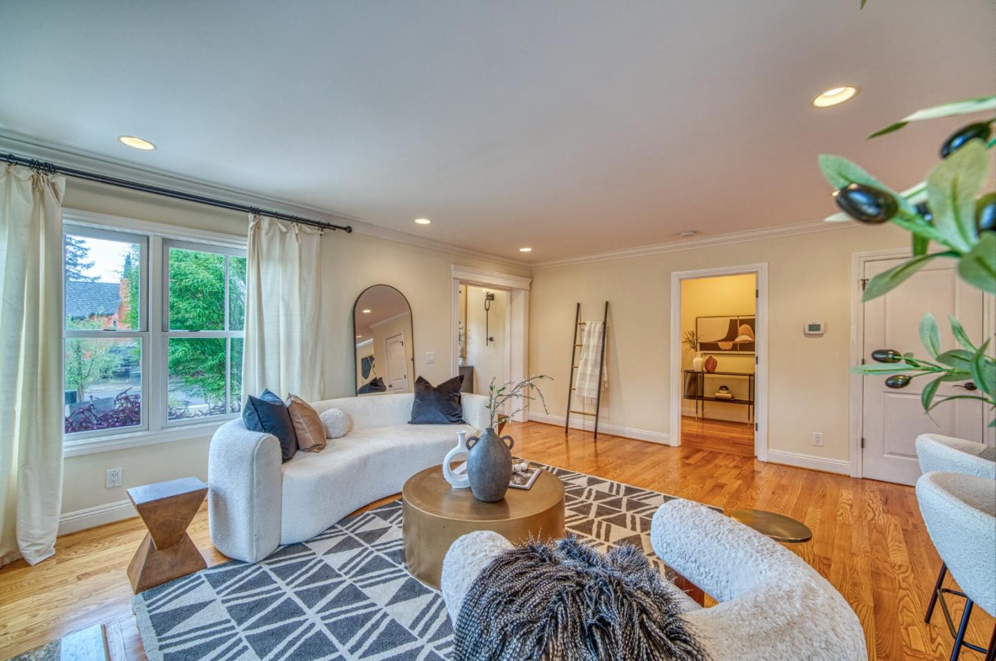 Detail Gallery Image 8 of 66 For 2618 Brewster Ave, Redwood City,  CA 94062 - 3 Beds | 3/1 Baths