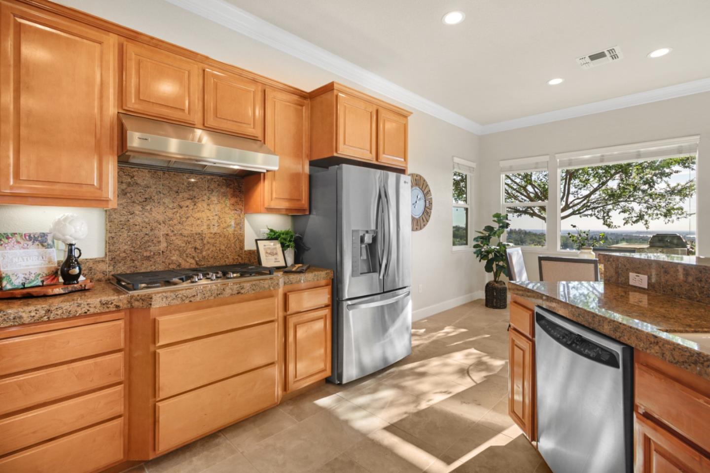 Detail Gallery Image 22 of 81 For 4040 Morning View Way, El Dorado Hills,  CA 95762 - 4 Beds | 3 Baths
