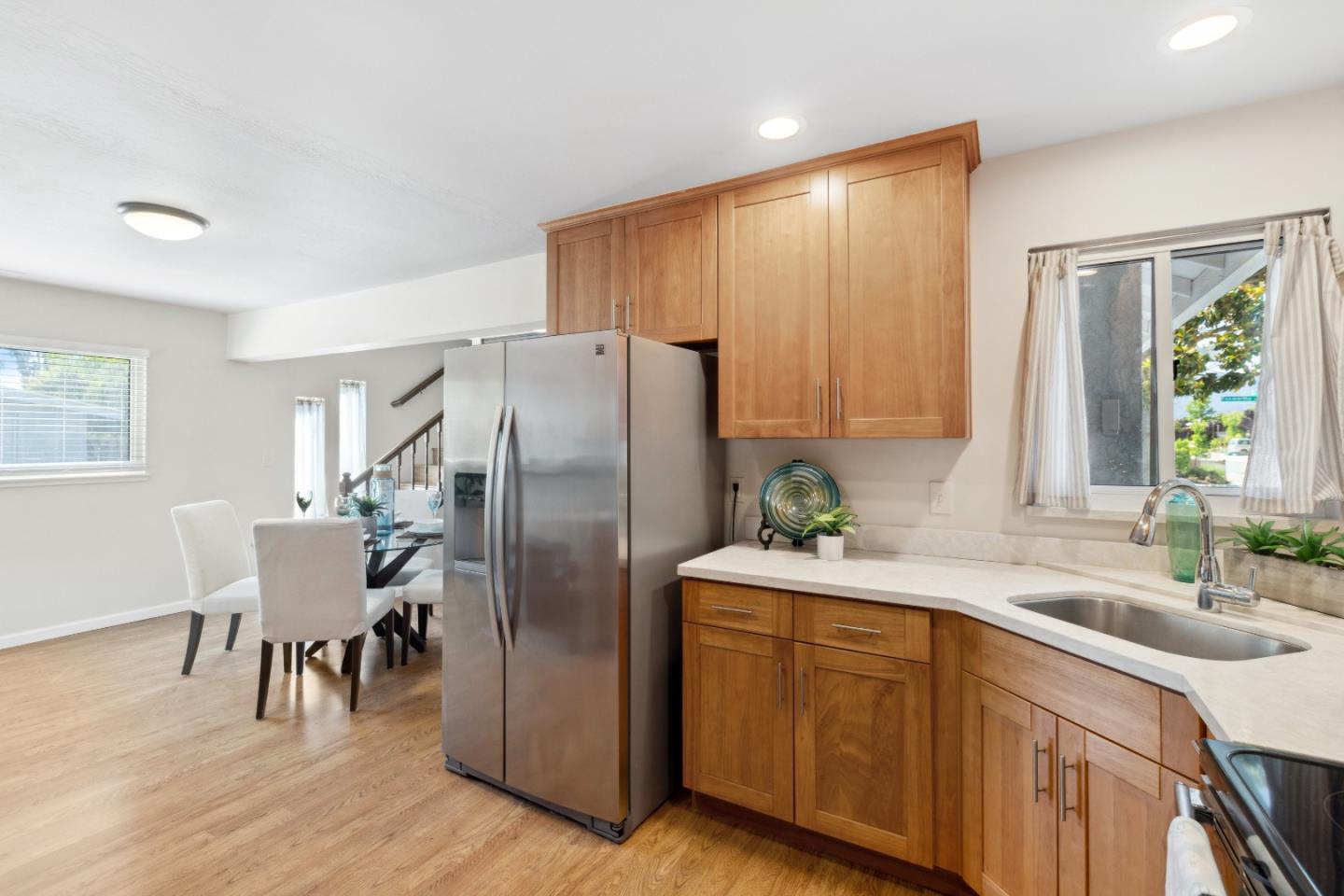 Detail Gallery Image 12 of 38 For 1795 Foxworthy Ave, San Jose,  CA 95124 - 6 Beds | 2/1 Baths
