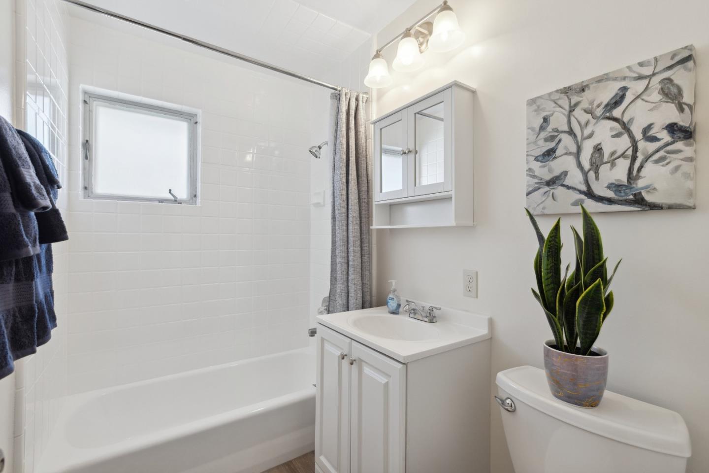 Detail Gallery Image 19 of 38 For 1795 Foxworthy Ave, San Jose,  CA 95124 - 6 Beds | 2/1 Baths