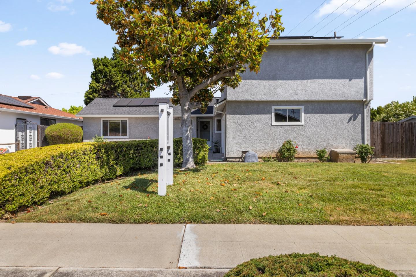 Detail Gallery Image 3 of 38 For 1795 Foxworthy Ave, San Jose,  CA 95124 - 6 Beds | 2/1 Baths