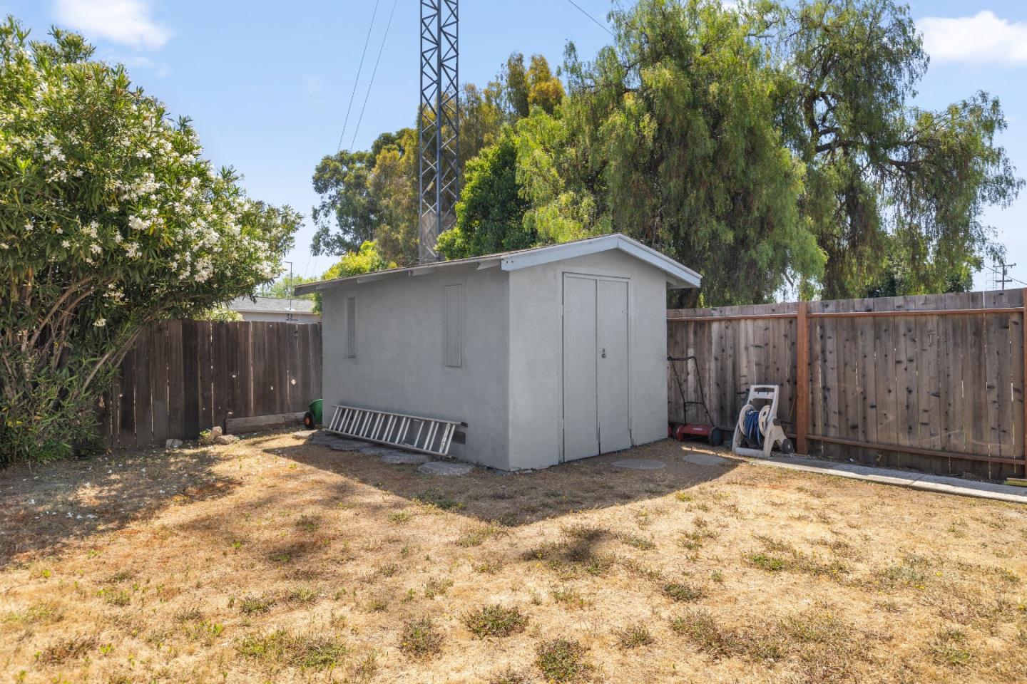 Detail Gallery Image 30 of 38 For 1795 Foxworthy Ave, San Jose,  CA 95124 - 6 Beds | 2/1 Baths