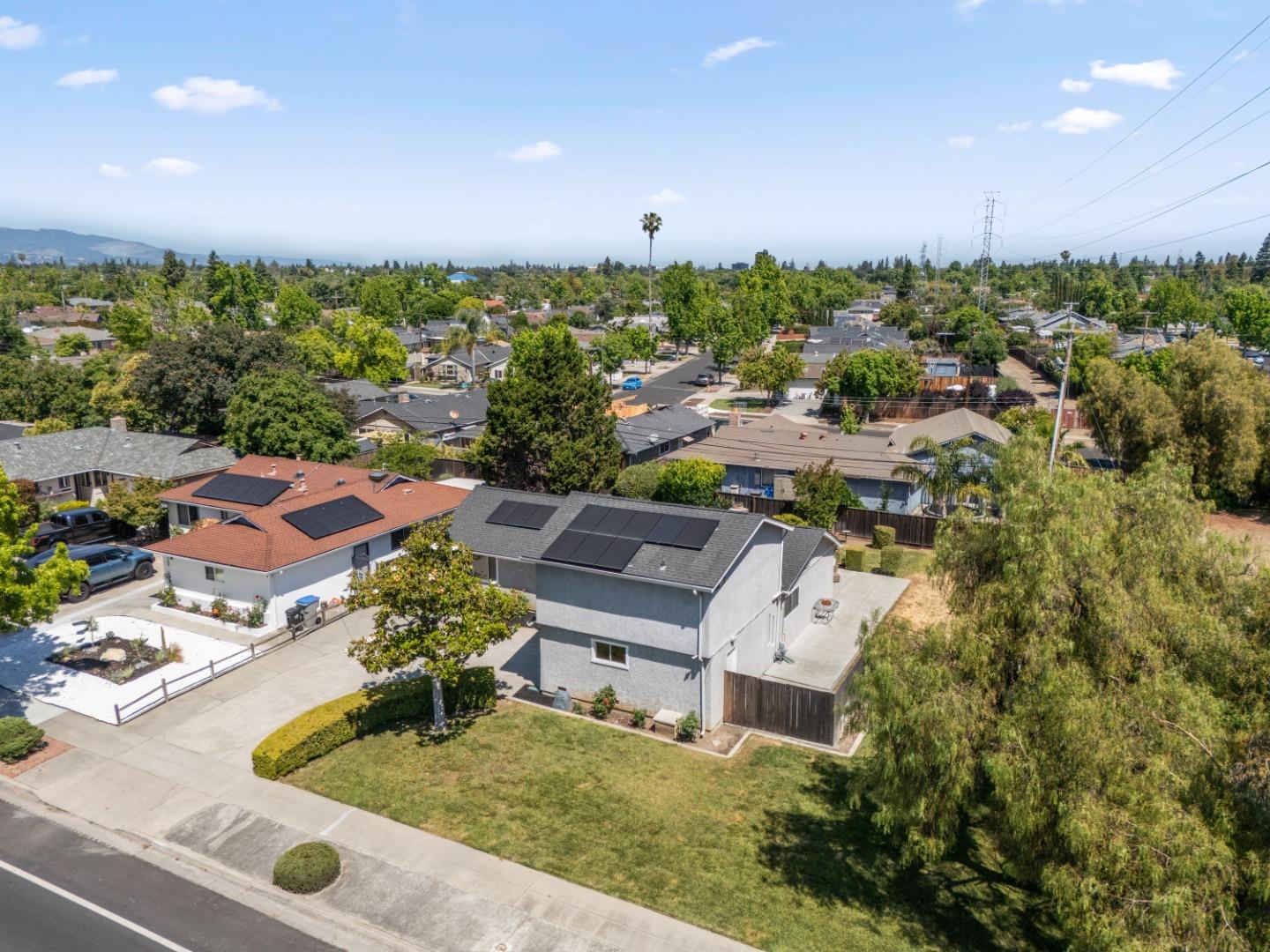 Detail Gallery Image 33 of 38 For 1795 Foxworthy Ave, San Jose,  CA 95124 - 6 Beds | 2/1 Baths