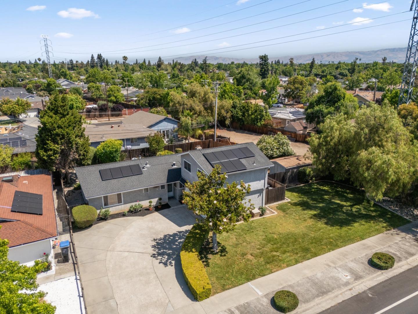 Detail Gallery Image 34 of 38 For 1795 Foxworthy Ave, San Jose,  CA 95124 - 6 Beds | 2/1 Baths