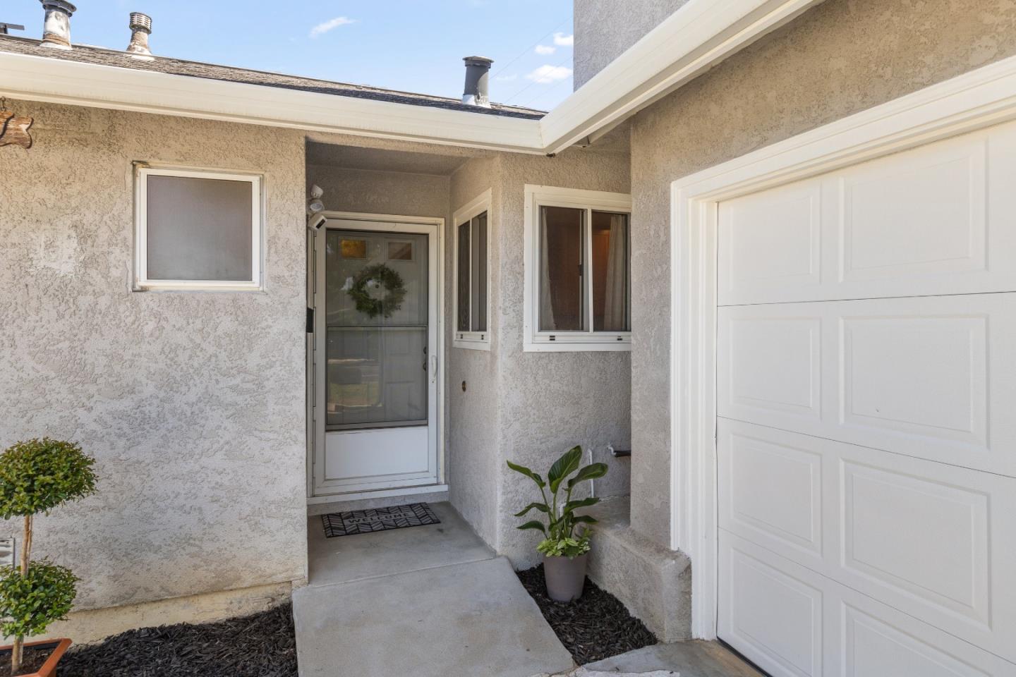 Detail Gallery Image 4 of 38 For 1795 Foxworthy Ave, San Jose,  CA 95124 - 6 Beds | 2/1 Baths