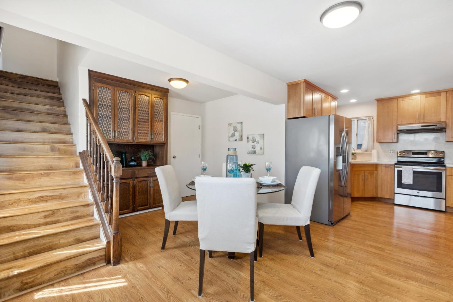 Detail Gallery Image 8 of 38 For 1795 Foxworthy Ave, San Jose,  CA 95124 - 6 Beds | 2/1 Baths