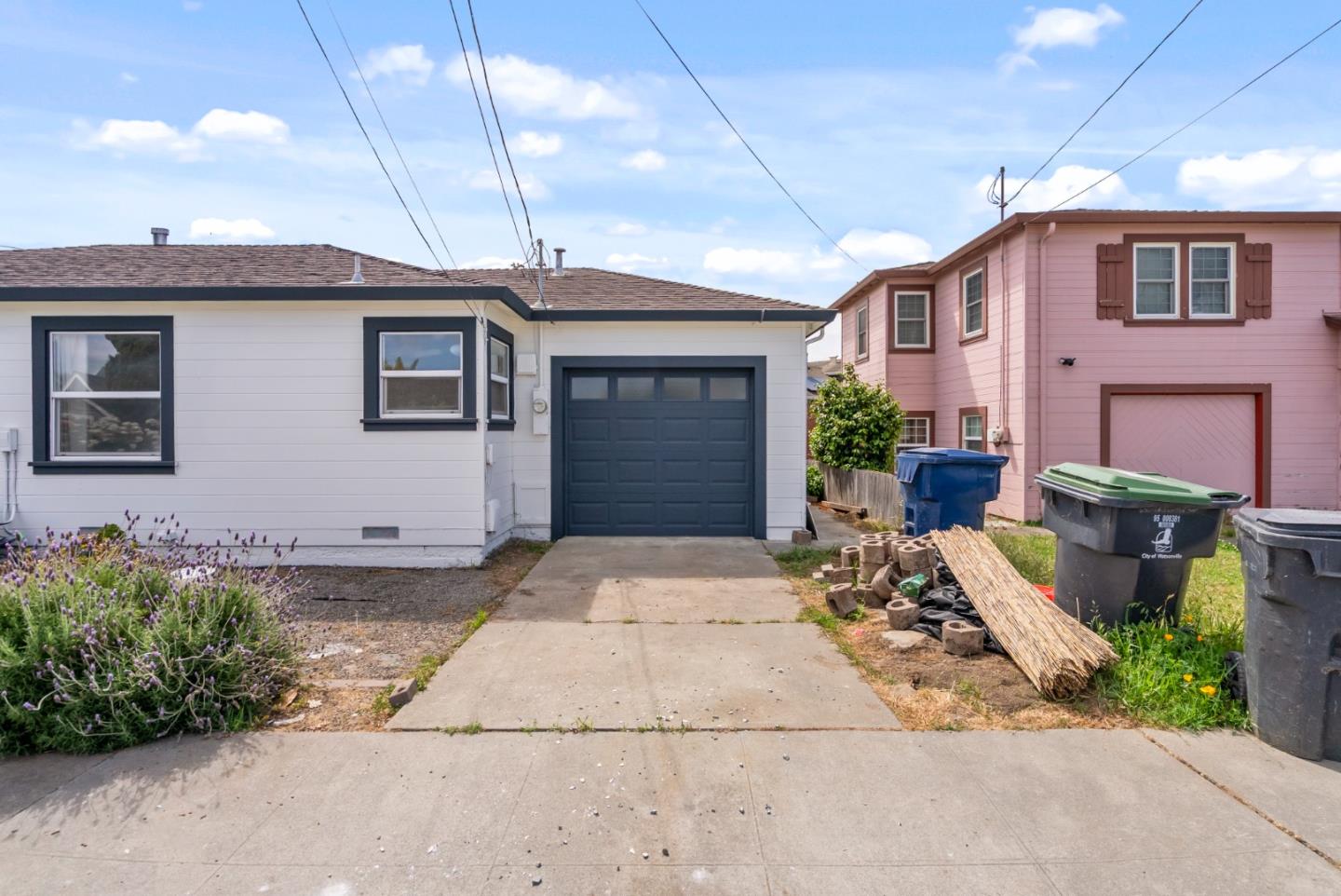 Detail Gallery Image 2 of 39 For 630 California St, Watsonville,  CA 95076 - 2 Beds | 1 Baths