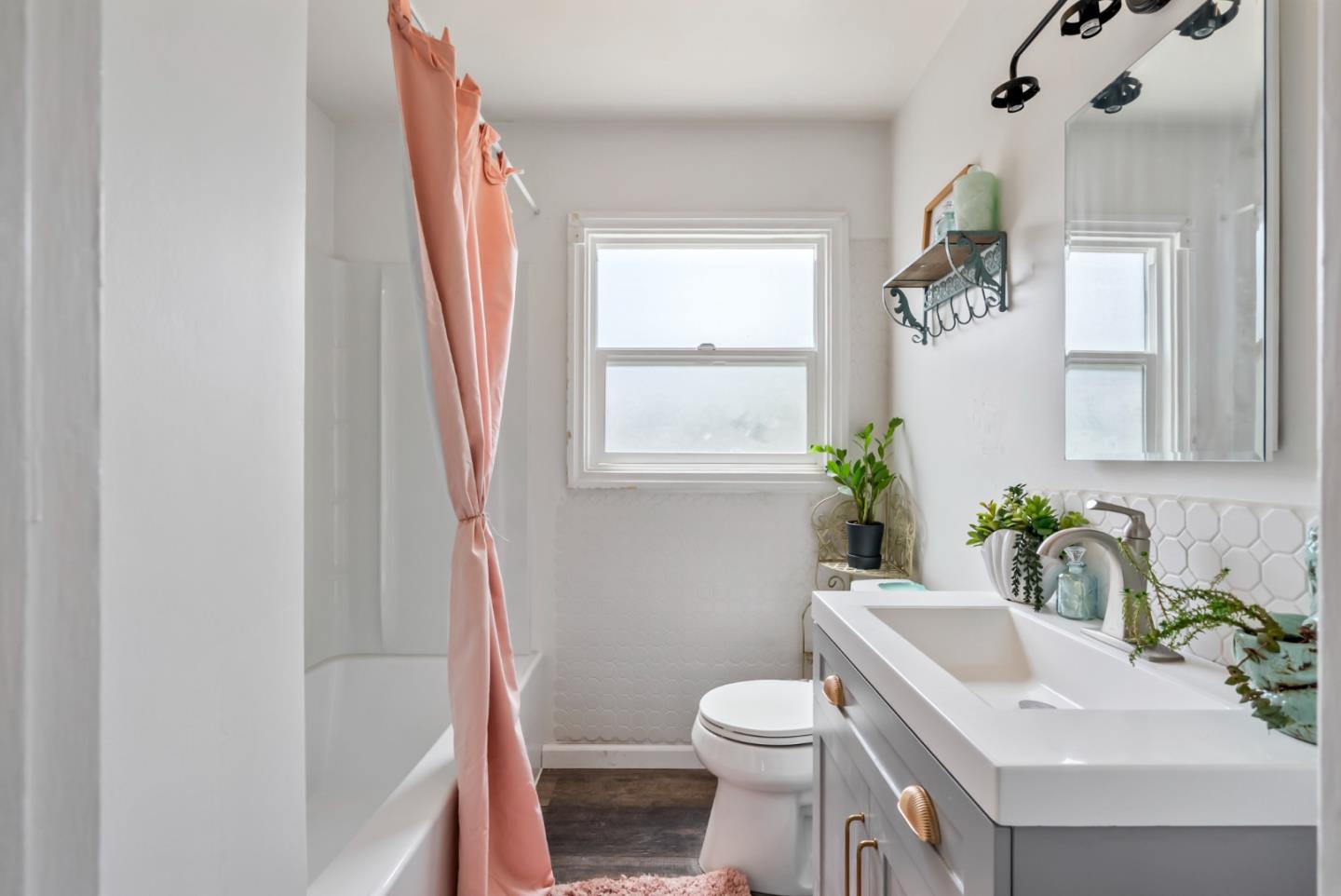 Detail Gallery Image 22 of 39 For 630 California St, Watsonville,  CA 95076 - 2 Beds | 1 Baths