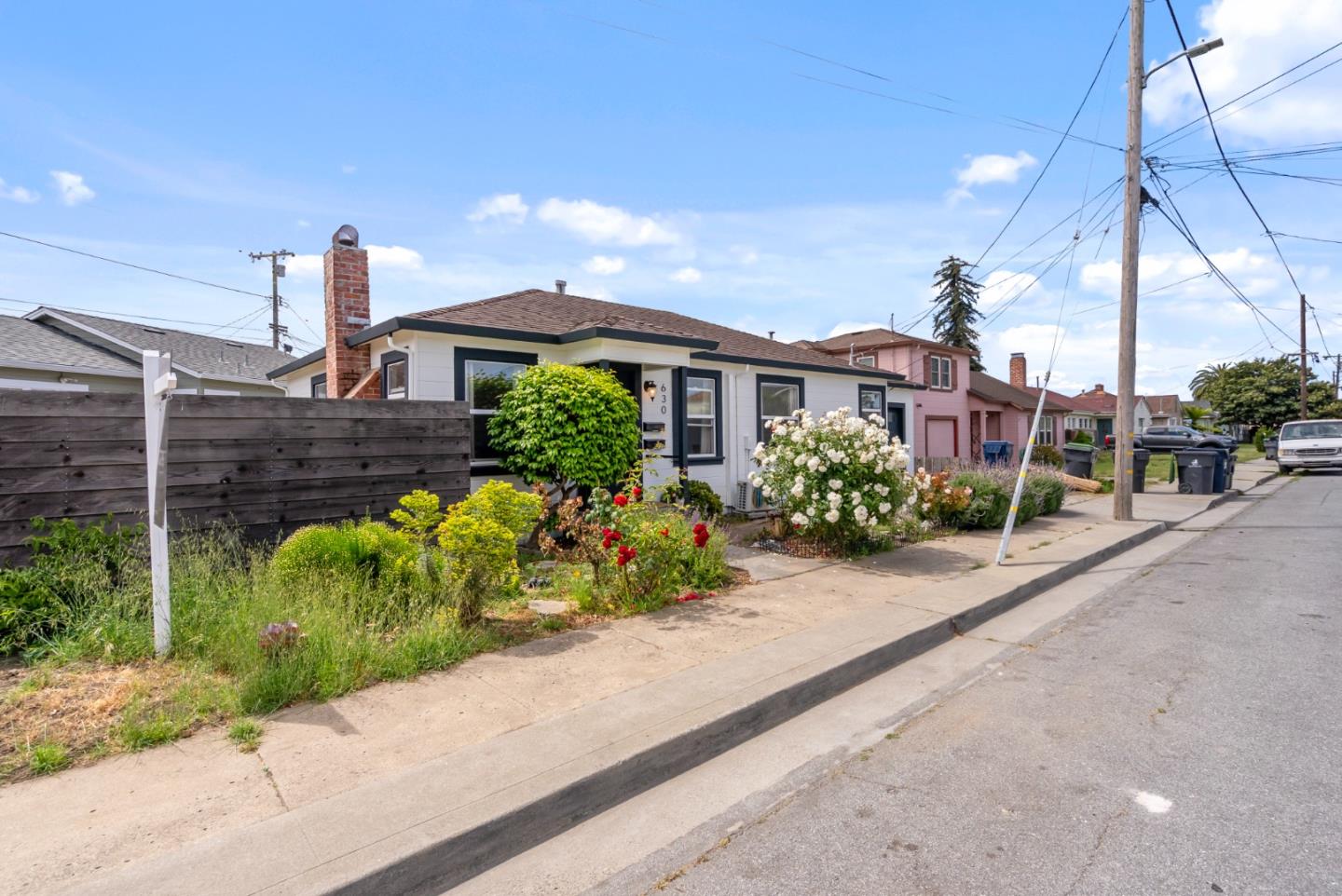 Detail Gallery Image 4 of 39 For 630 California St, Watsonville,  CA 95076 - 2 Beds | 1 Baths