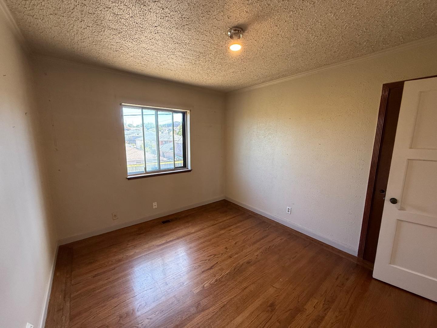 Detail Gallery Image 15 of 24 For 315 Hazelwood Dr, South San Francisco,  CA 94080 - 3 Beds | 2 Baths