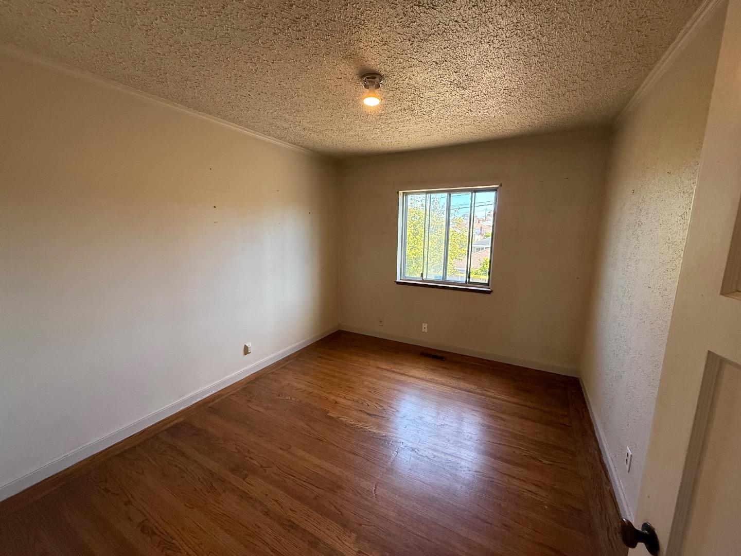 Detail Gallery Image 16 of 24 For 315 Hazelwood Dr, South San Francisco,  CA 94080 - 3 Beds | 2 Baths