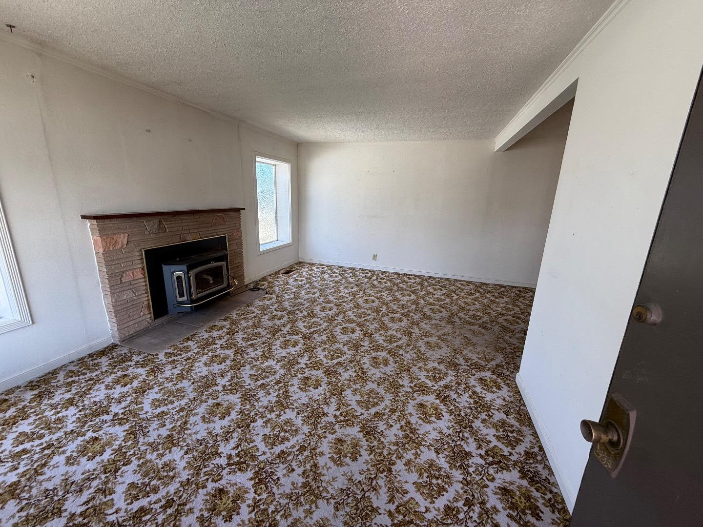 Detail Gallery Image 4 of 24 For 315 Hazelwood Dr, South San Francisco,  CA 94080 - 3 Beds | 2 Baths