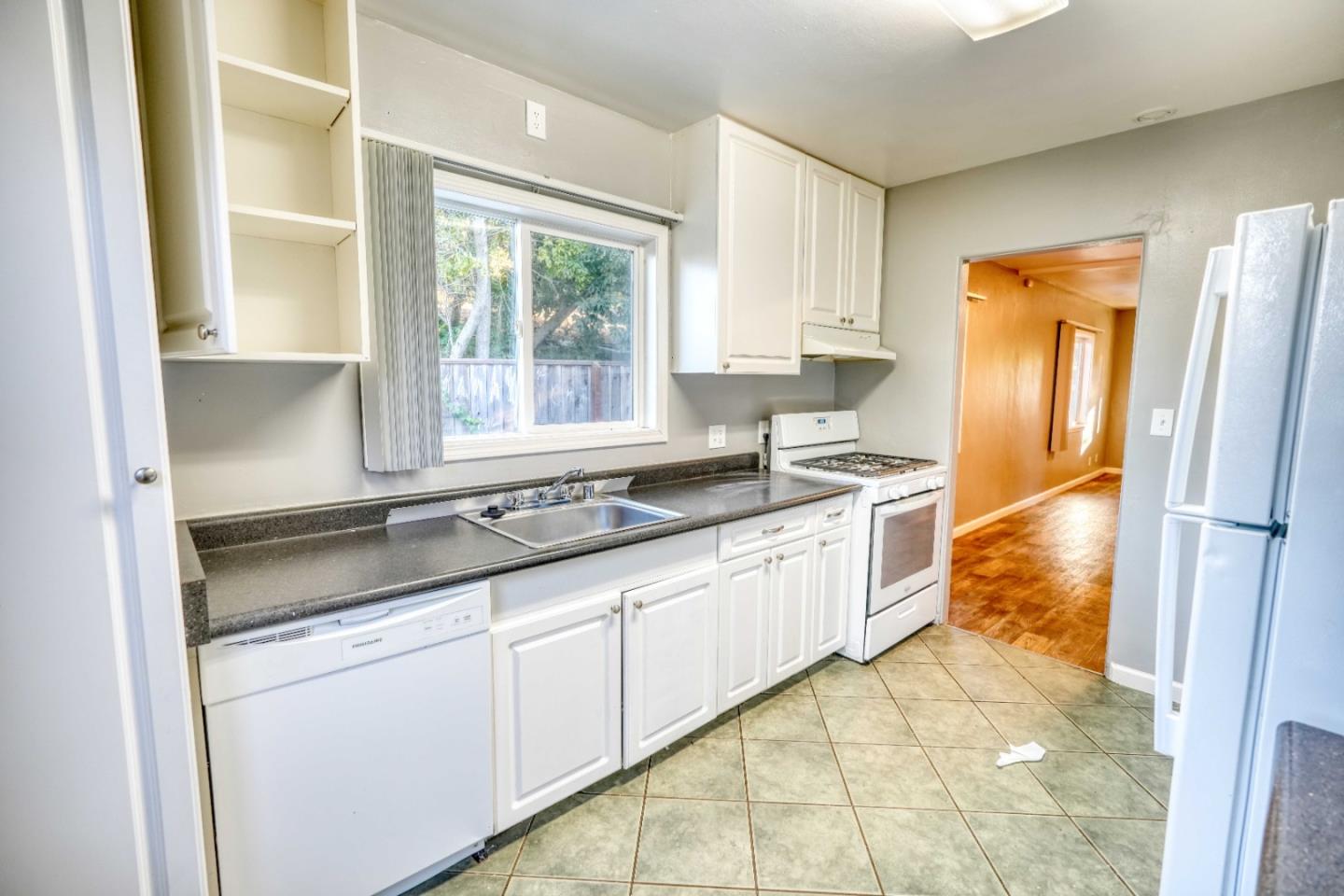 Detail Gallery Image 14 of 32 For 1871 Woodland Ave, East Palo Alto,  CA 94303 - 2 Beds | 1 Baths