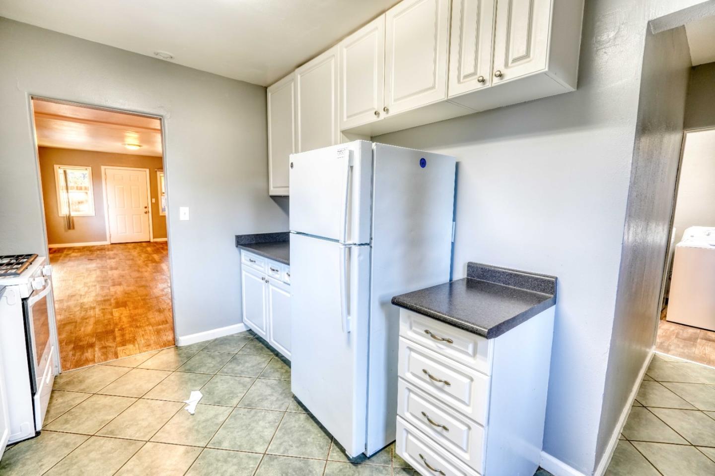 Detail Gallery Image 15 of 32 For 1871 Woodland Ave, East Palo Alto,  CA 94303 - 2 Beds | 1 Baths