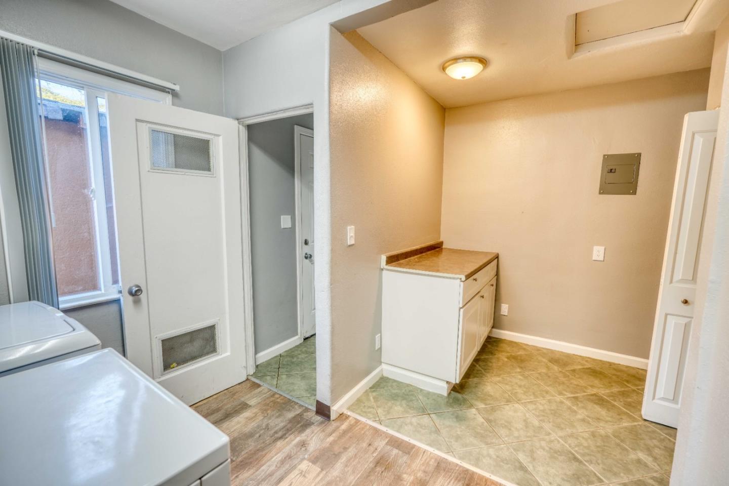 Detail Gallery Image 22 of 32 For 1871 Woodland Ave, East Palo Alto,  CA 94303 - 2 Beds | 1 Baths