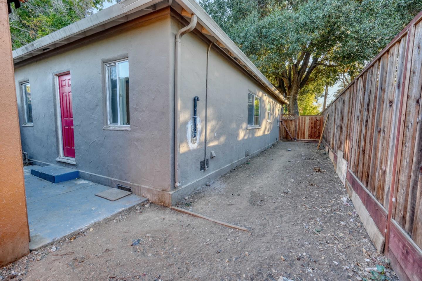Detail Gallery Image 32 of 32 For 1871 Woodland Ave, East Palo Alto,  CA 94303 - 2 Beds | 1 Baths
