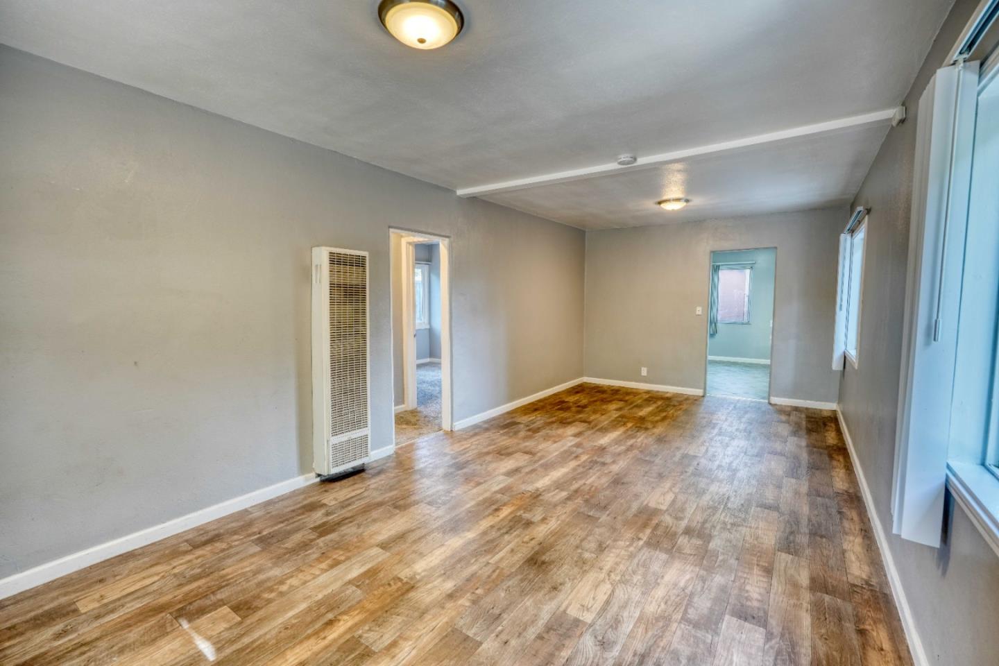 Detail Gallery Image 6 of 32 For 1871 Woodland Ave, East Palo Alto,  CA 94303 - 2 Beds | 1 Baths