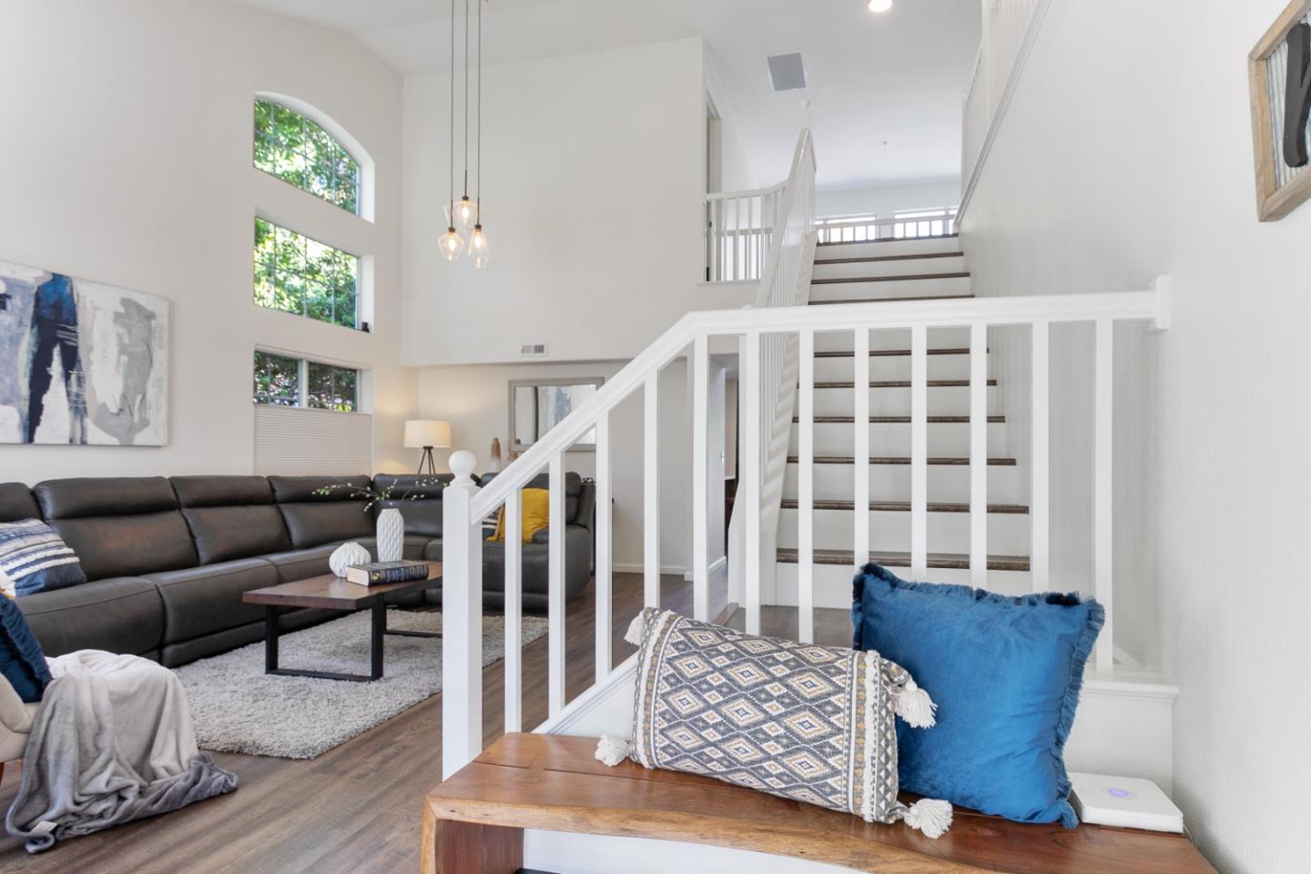 Detail Gallery Image 10 of 33 For 208 Sidesaddle Cir, Scotts Valley,  CA 95066 - 4 Beds | 2/1 Baths