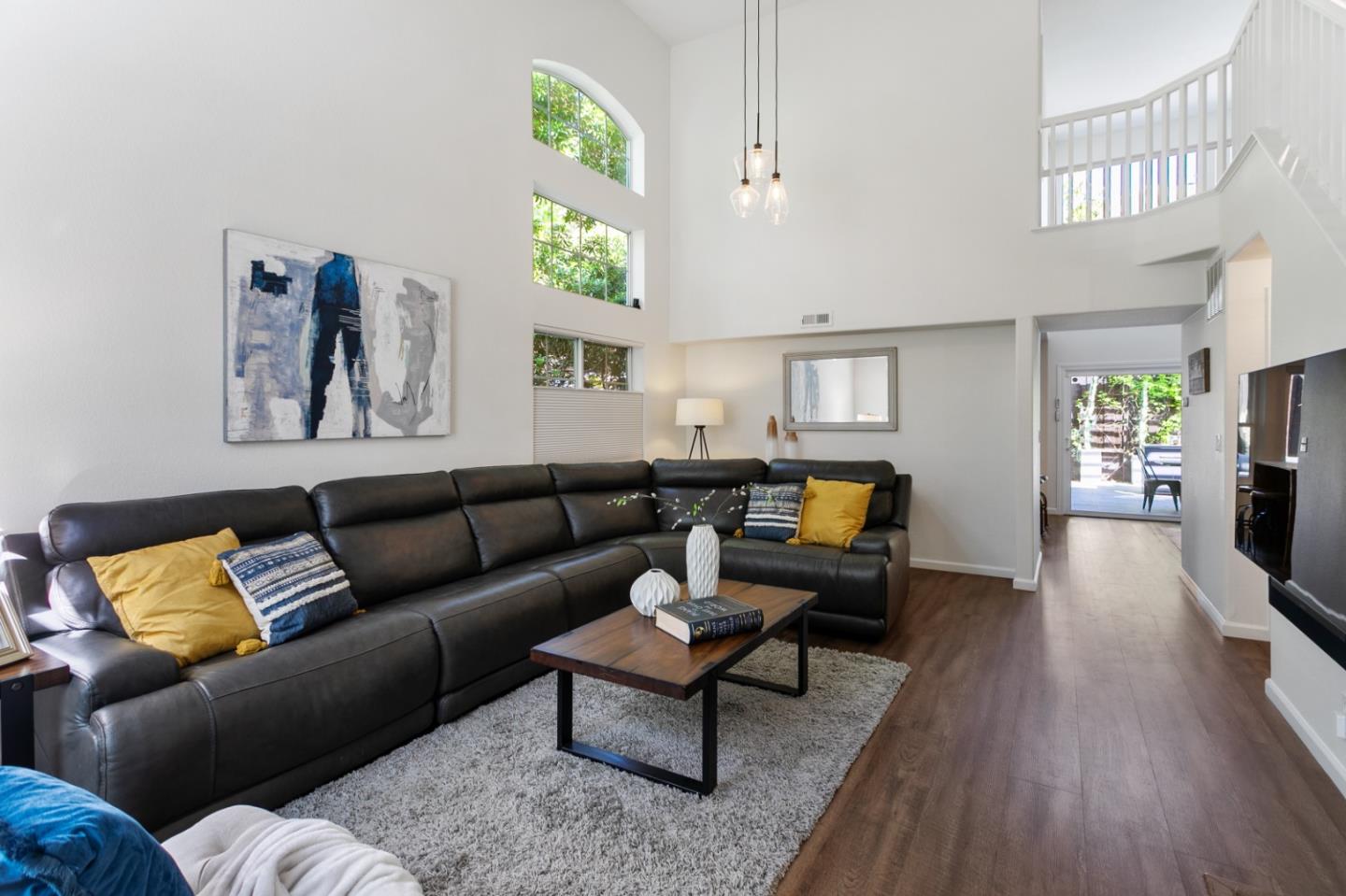 Detail Gallery Image 11 of 33 For 208 Sidesaddle Cir, Scotts Valley,  CA 95066 - 4 Beds | 2/1 Baths