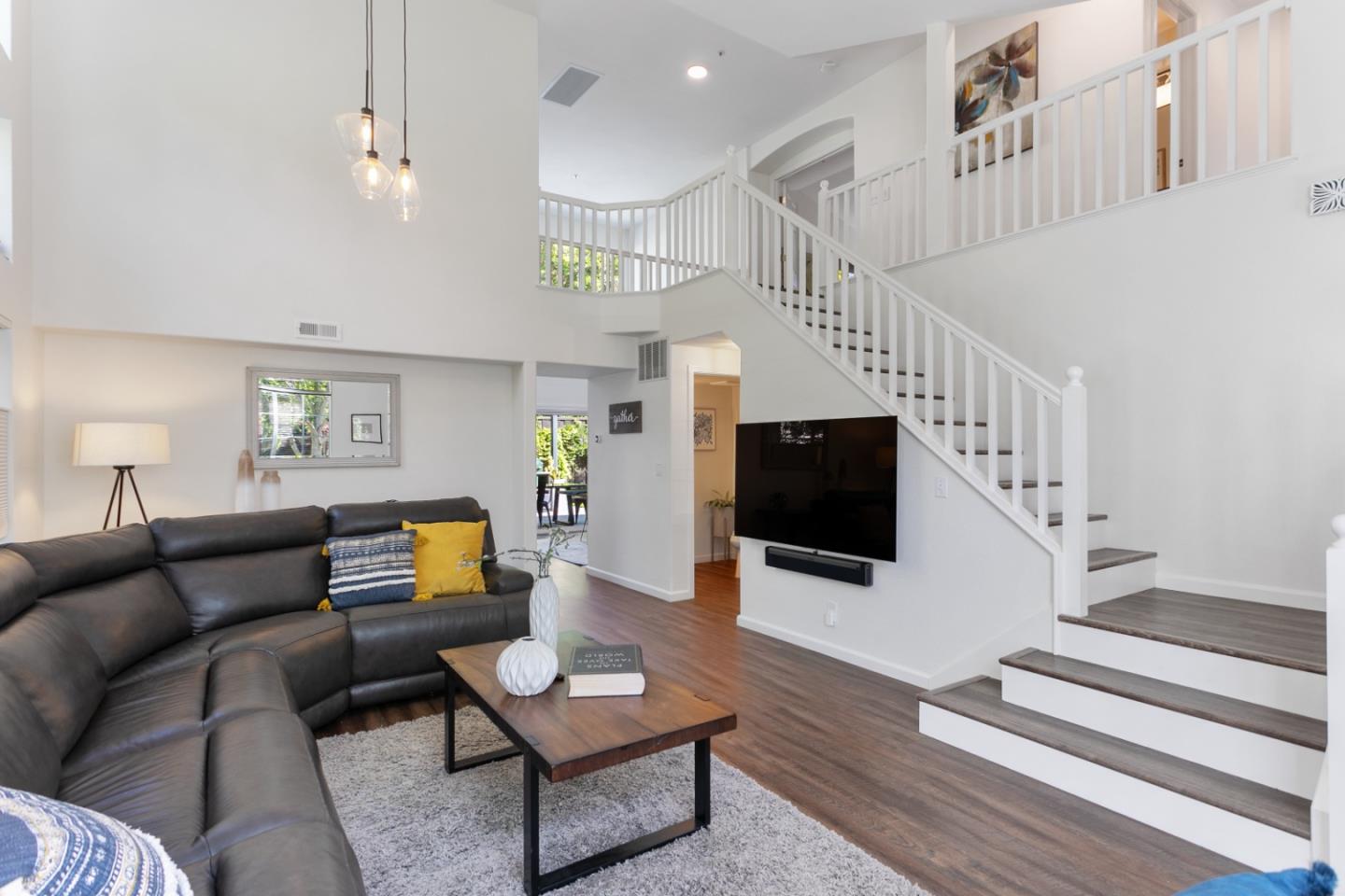 Detail Gallery Image 12 of 33 For 208 Sidesaddle Cir, Scotts Valley,  CA 95066 - 4 Beds | 2/1 Baths