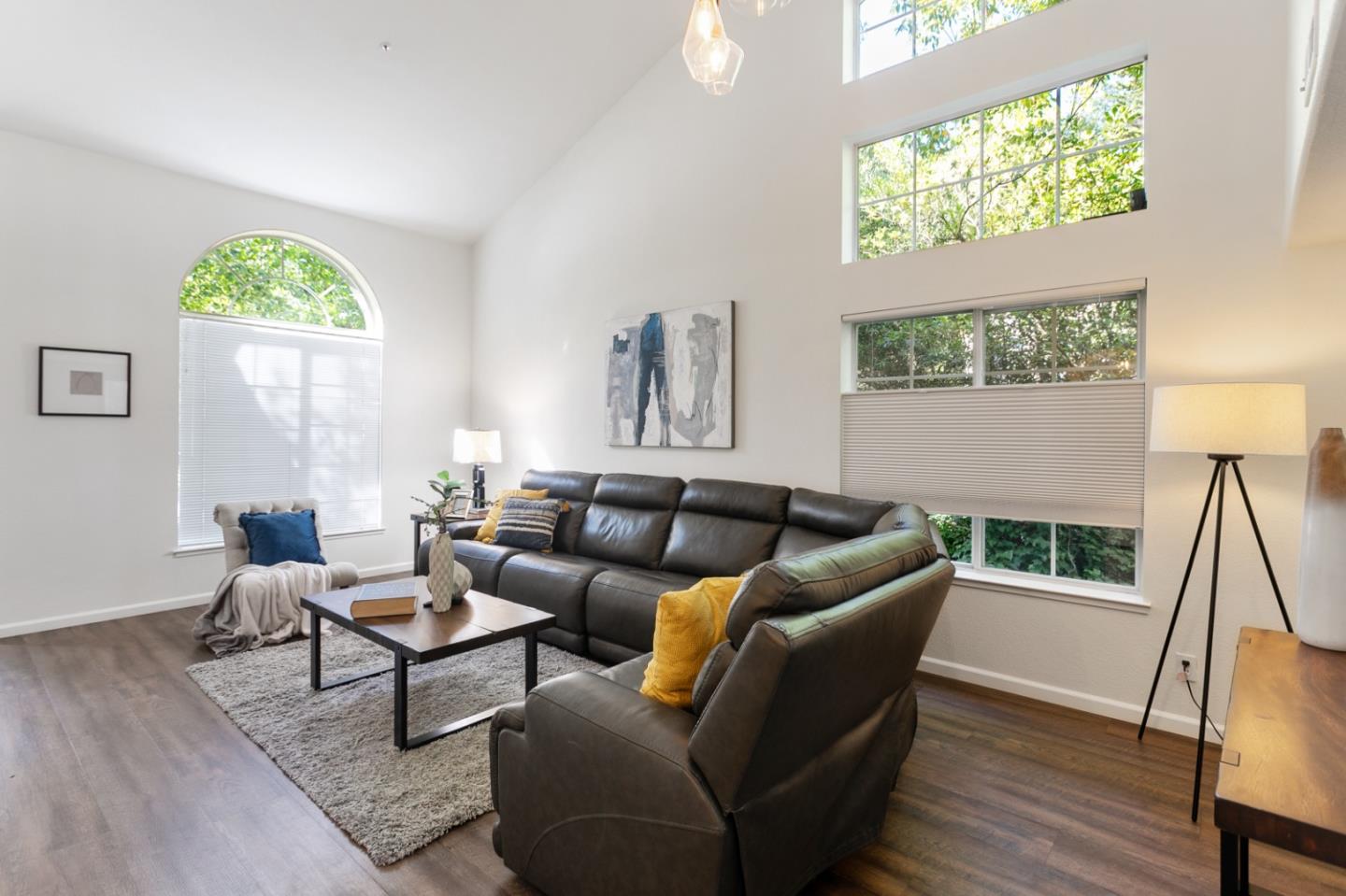 Detail Gallery Image 13 of 33 For 208 Sidesaddle Cir, Scotts Valley,  CA 95066 - 4 Beds | 2/1 Baths