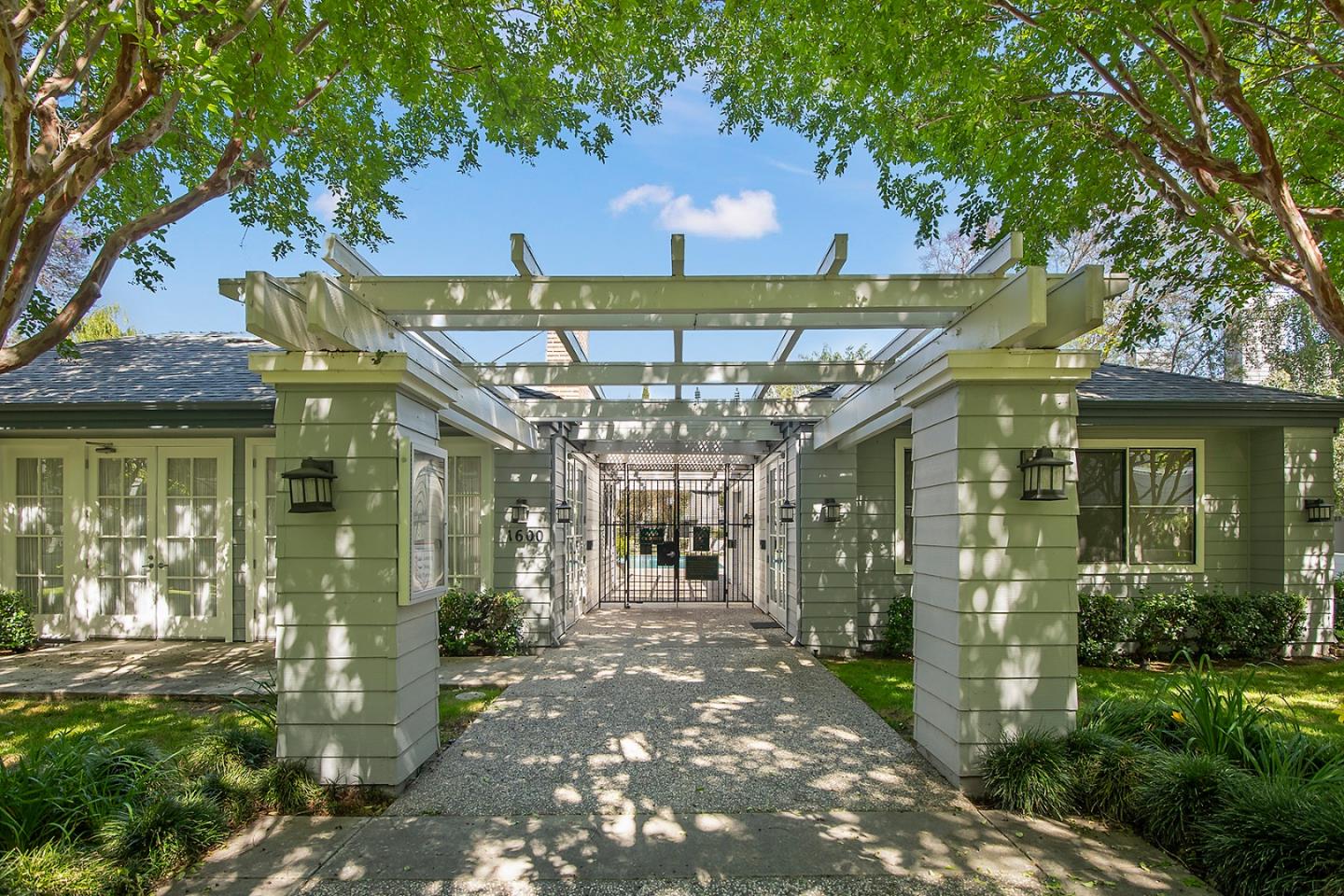 Detail Gallery Image 18 of 21 For 1648 Parkview Green Cir, San Jose,  CA 95131 - 1 Beds | 1 Baths