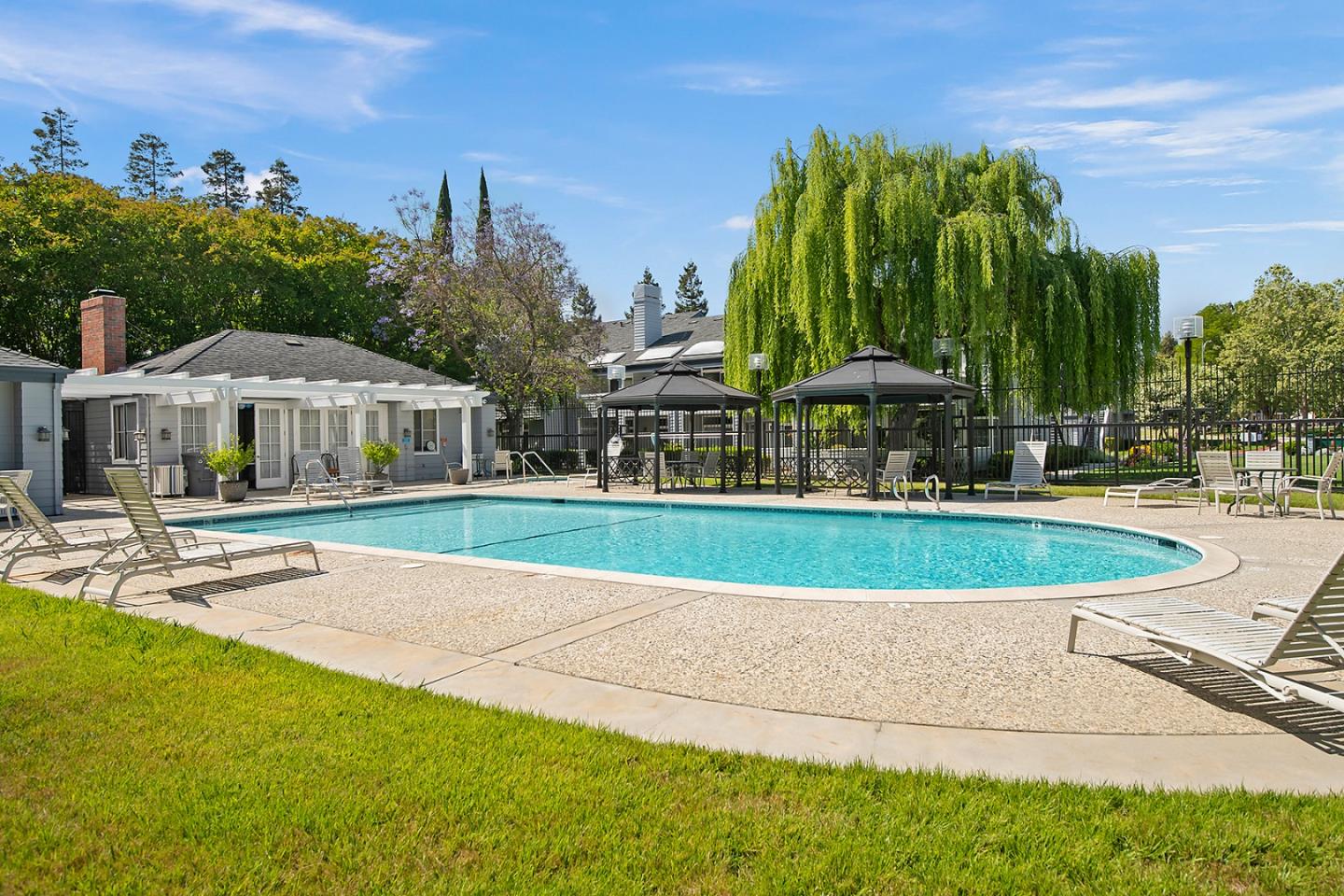 Detail Gallery Image 20 of 21 For 1648 Parkview Green Cir, San Jose,  CA 95131 - 1 Beds | 1 Baths