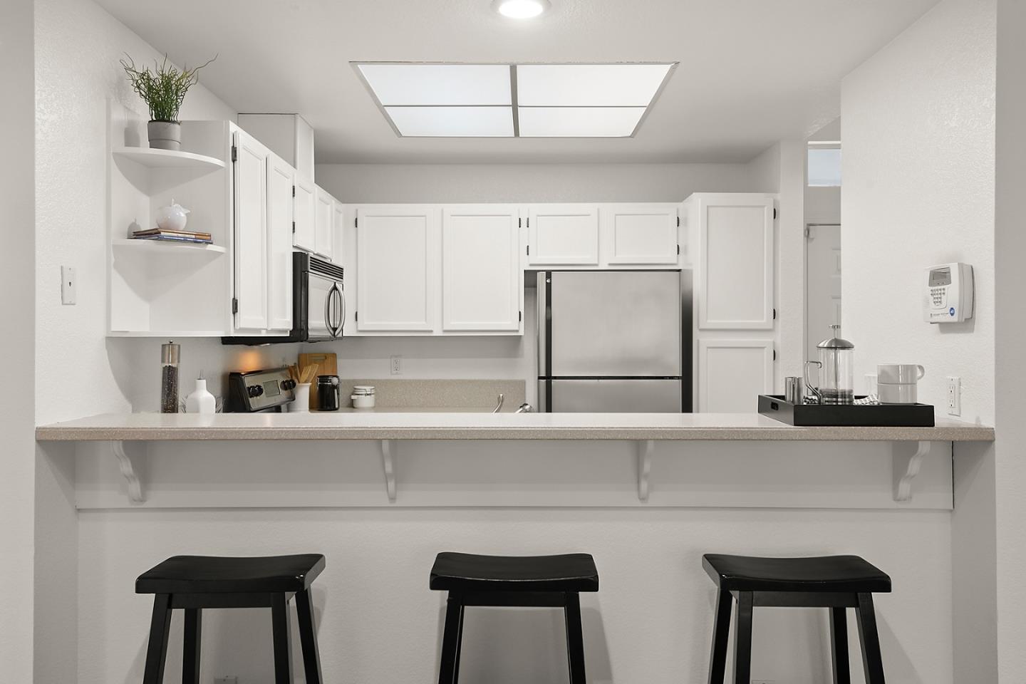 Detail Gallery Image 7 of 21 For 1648 Parkview Green Cir, San Jose,  CA 95131 - 1 Beds | 1 Baths