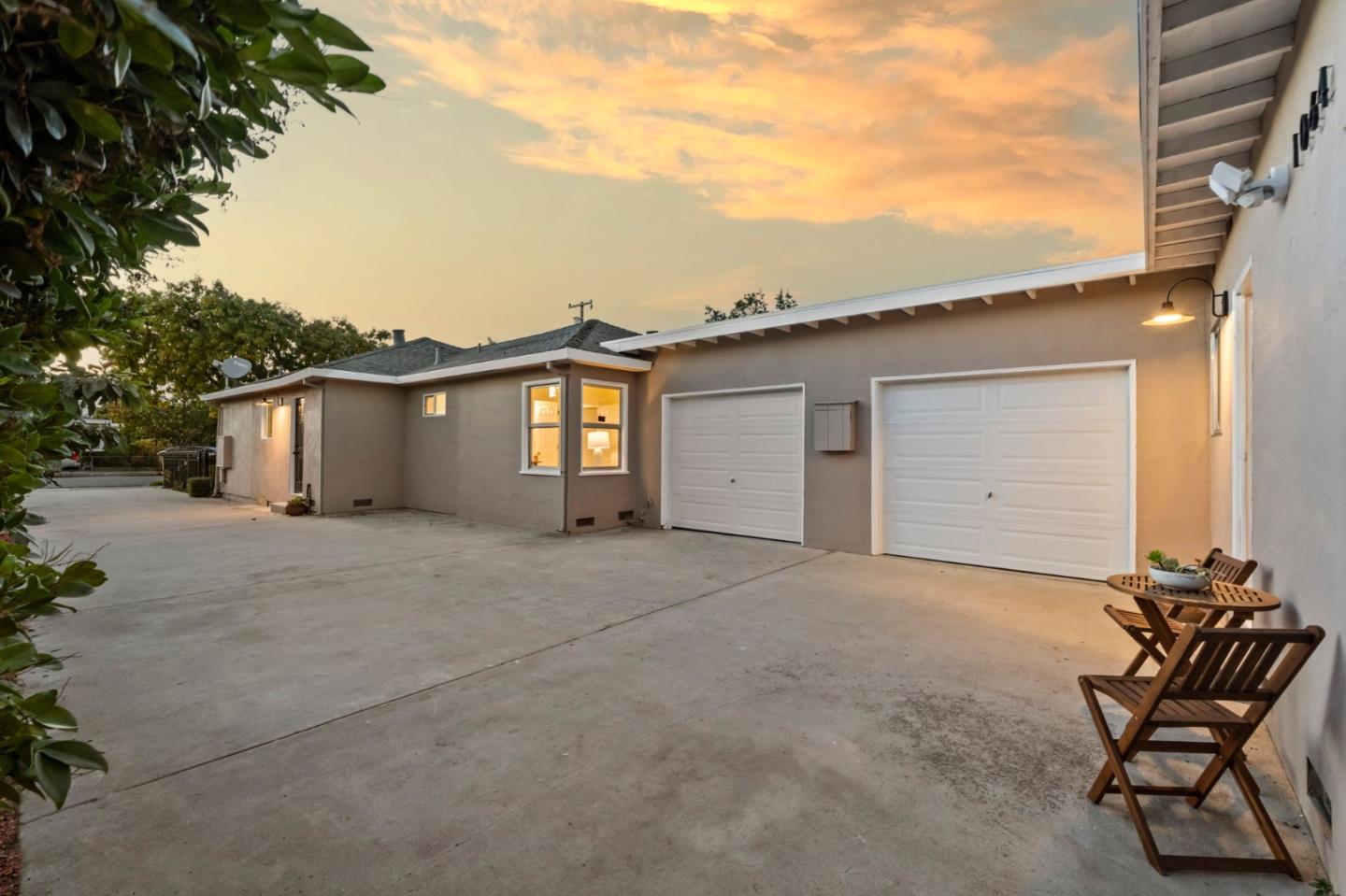 Detail Gallery Image 9 of 61 For 1064 15th Ave, Redwood City,  CA 94063 - 5 Beds | 3 Baths