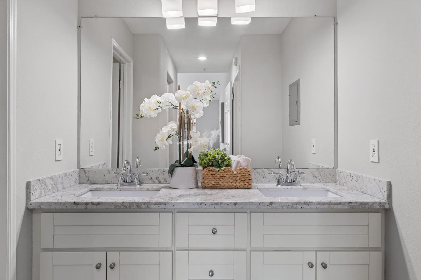 Detail Gallery Image 29 of 51 For 1875 Sheri Ann Cir, San Jose,  CA 95131 - 2 Beds | 2 Baths