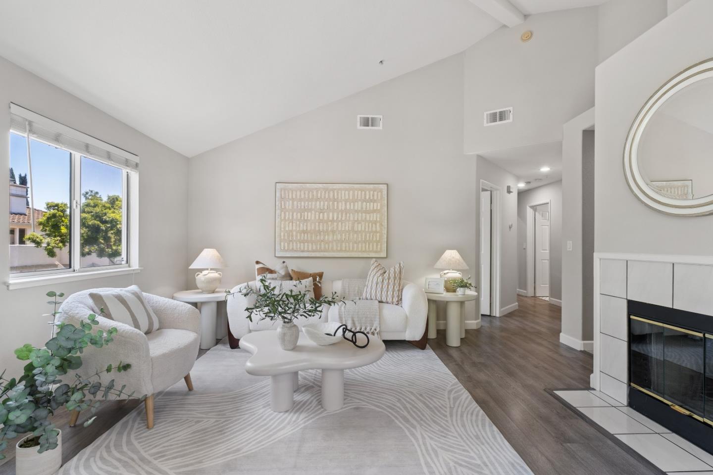 Detail Gallery Image 3 of 51 For 1875 Sheri Ann Cir, San Jose,  CA 95131 - 2 Beds | 2 Baths