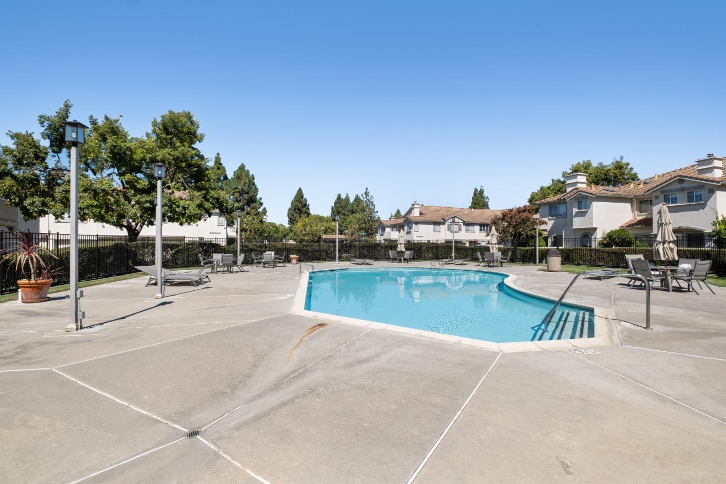 Detail Gallery Image 39 of 51 For 1875 Sheri Ann Cir, San Jose,  CA 95131 - 2 Beds | 2 Baths