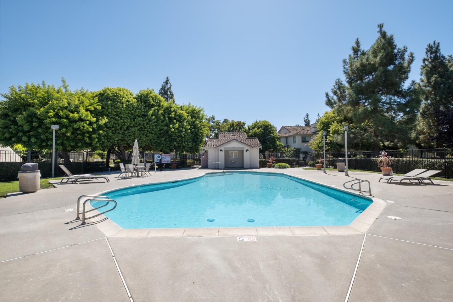Detail Gallery Image 41 of 51 For 1875 Sheri Ann Cir, San Jose,  CA 95131 - 2 Beds | 2 Baths