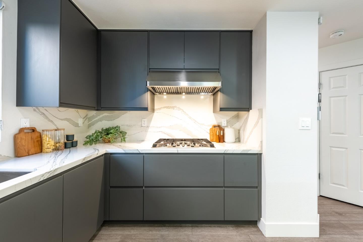 Detail Gallery Image 10 of 30 For 1428 Firestone Loop, San Jose,  CA 95116 - 4 Beds | 2/1 Baths