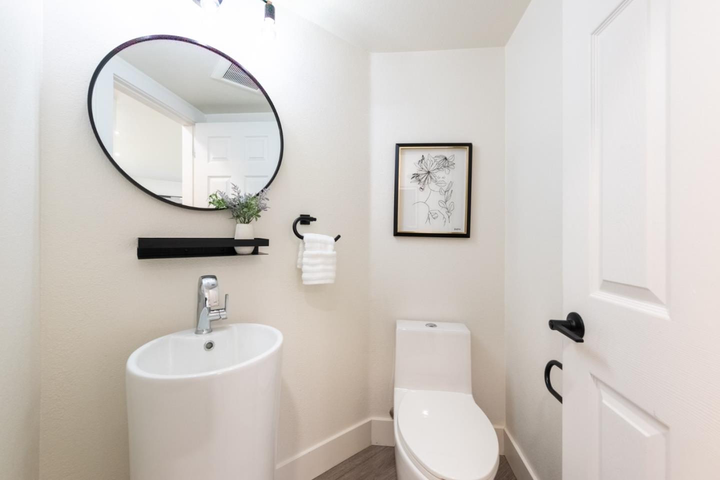 Detail Gallery Image 12 of 30 For 1428 Firestone Loop, San Jose,  CA 95116 - 4 Beds | 2/1 Baths