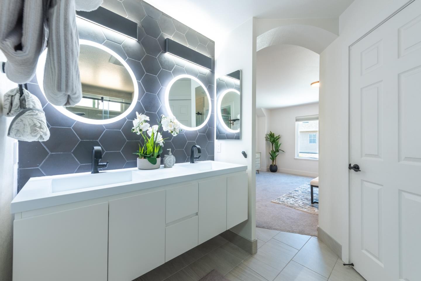 Detail Gallery Image 16 of 30 For 1428 Firestone Loop, San Jose,  CA 95116 - 4 Beds | 2/1 Baths
