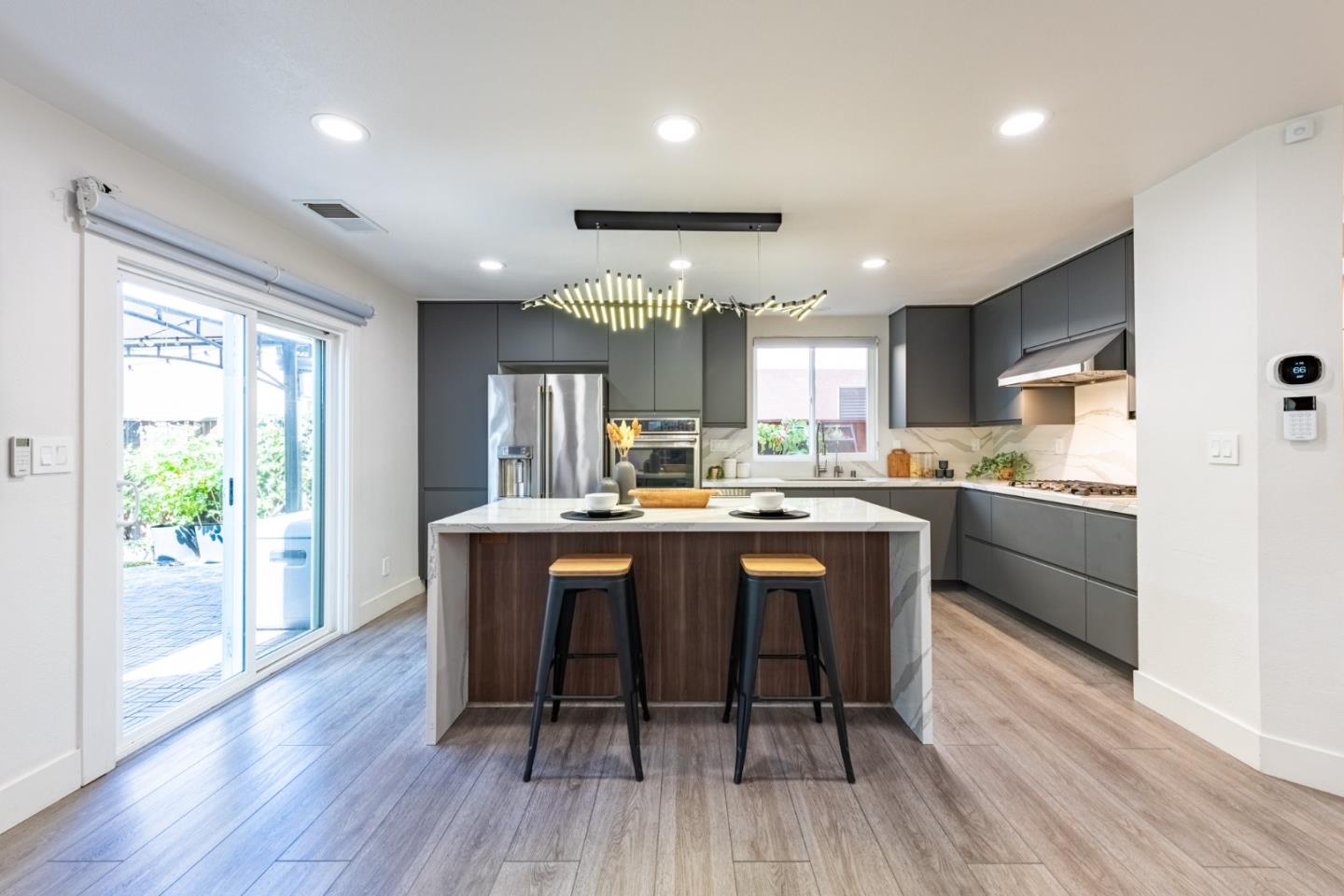 Detail Gallery Image 8 of 30 For 1428 Firestone Loop, San Jose,  CA 95116 - 4 Beds | 2/1 Baths