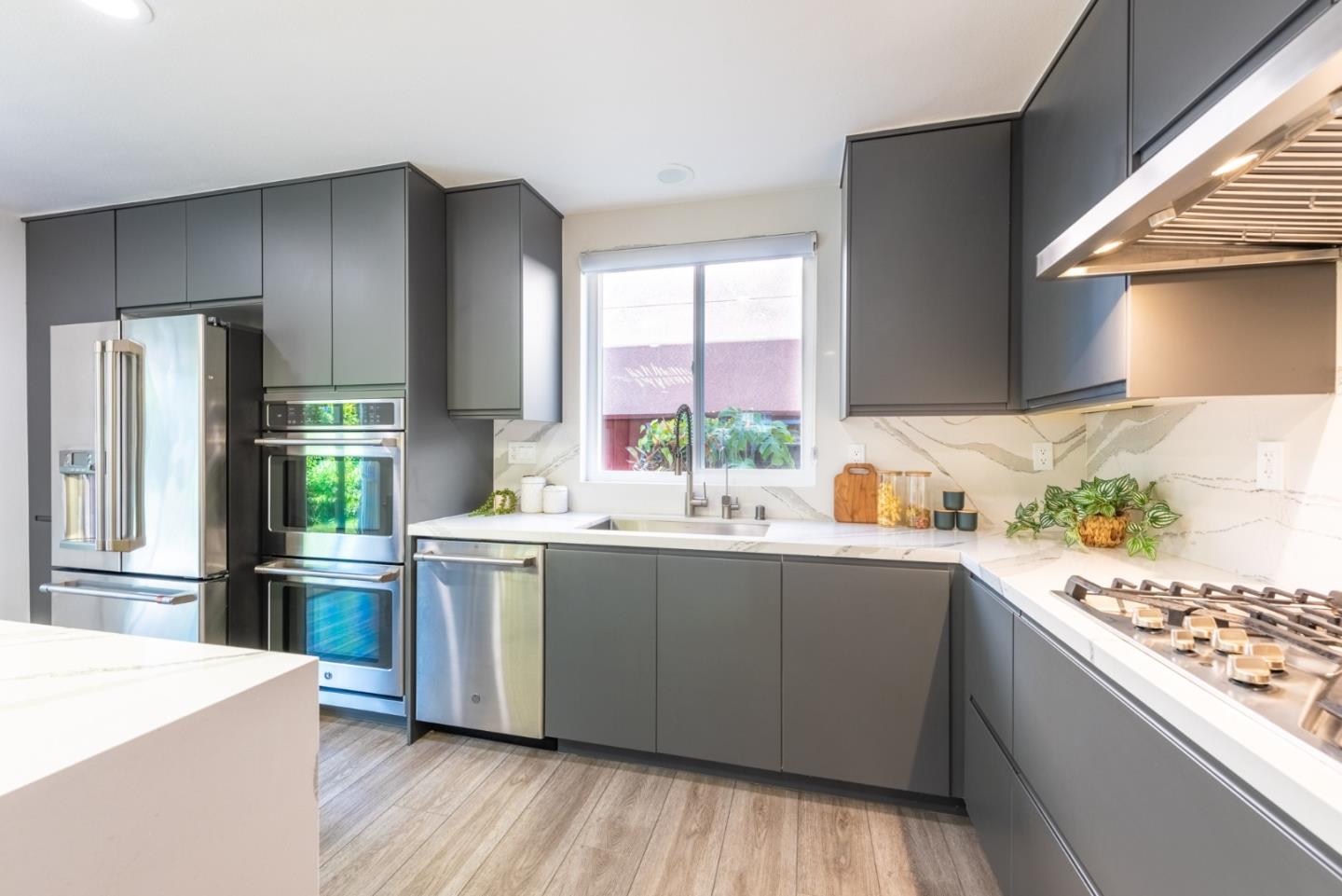 Detail Gallery Image 9 of 30 For 1428 Firestone Loop, San Jose,  CA 95116 - 4 Beds | 2/1 Baths