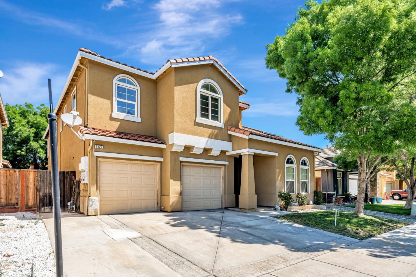 Detail Gallery Image 3 of 45 For 5323 Gold Creek Cir, Discovery Bay,  CA 94505 - 5 Beds | 3 Baths