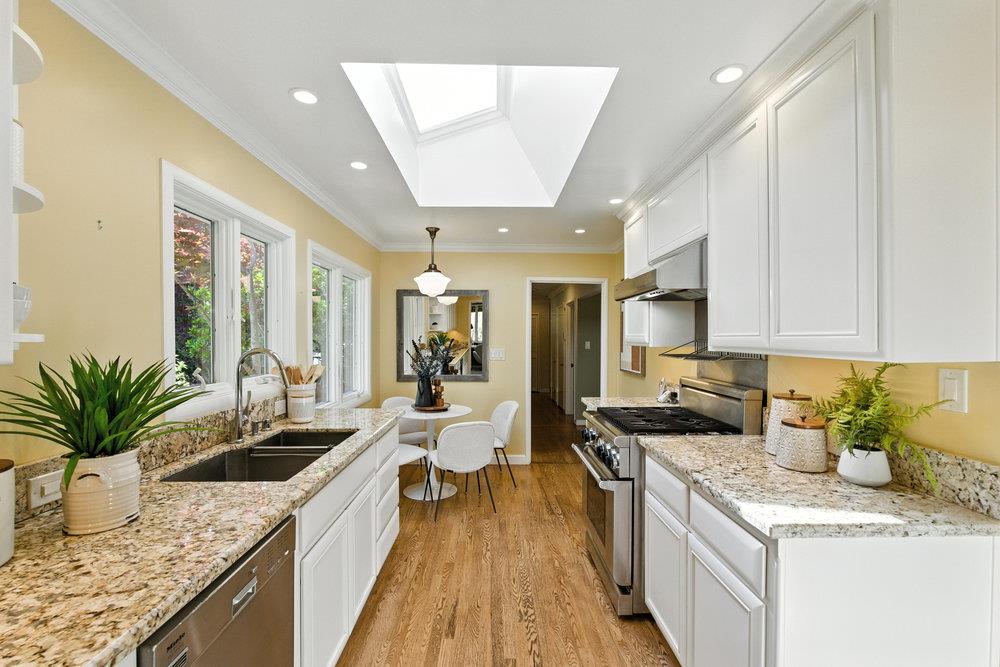Detail Gallery Image 10 of 52 For 1884 Randall Rd, San Mateo,  CA 94402 - 3 Beds | 2 Baths