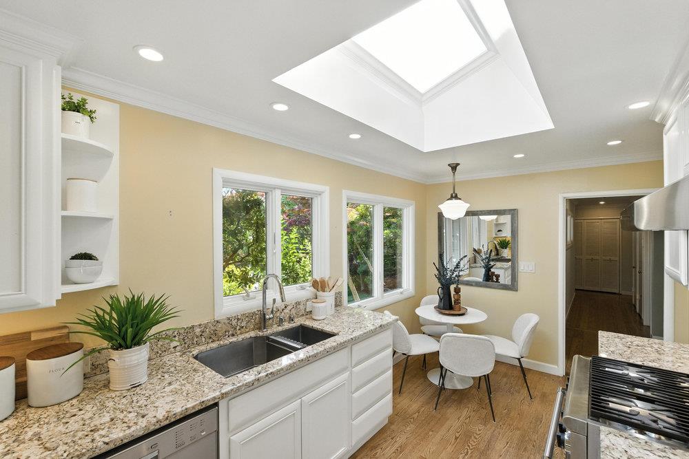 Detail Gallery Image 11 of 52 For 1884 Randall Rd, San Mateo,  CA 94402 - 3 Beds | 2 Baths