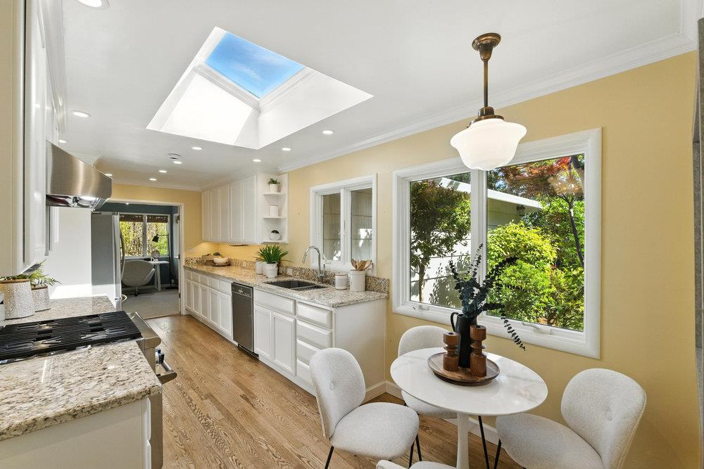 Detail Gallery Image 12 of 52 For 1884 Randall Rd, San Mateo,  CA 94402 - 3 Beds | 2 Baths