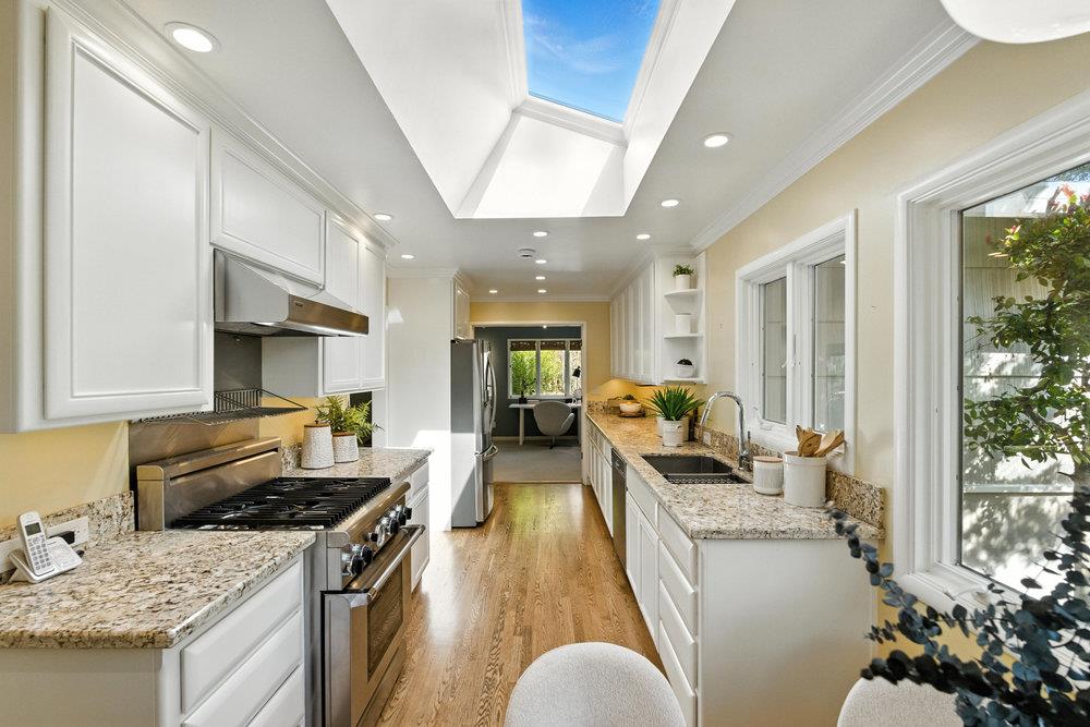 Detail Gallery Image 14 of 52 For 1884 Randall Rd, San Mateo,  CA 94402 - 3 Beds | 2 Baths