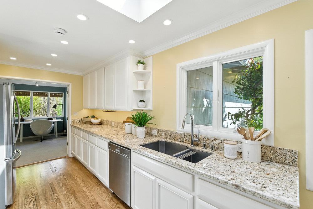 Detail Gallery Image 16 of 52 For 1884 Randall Rd, San Mateo,  CA 94402 - 3 Beds | 2 Baths