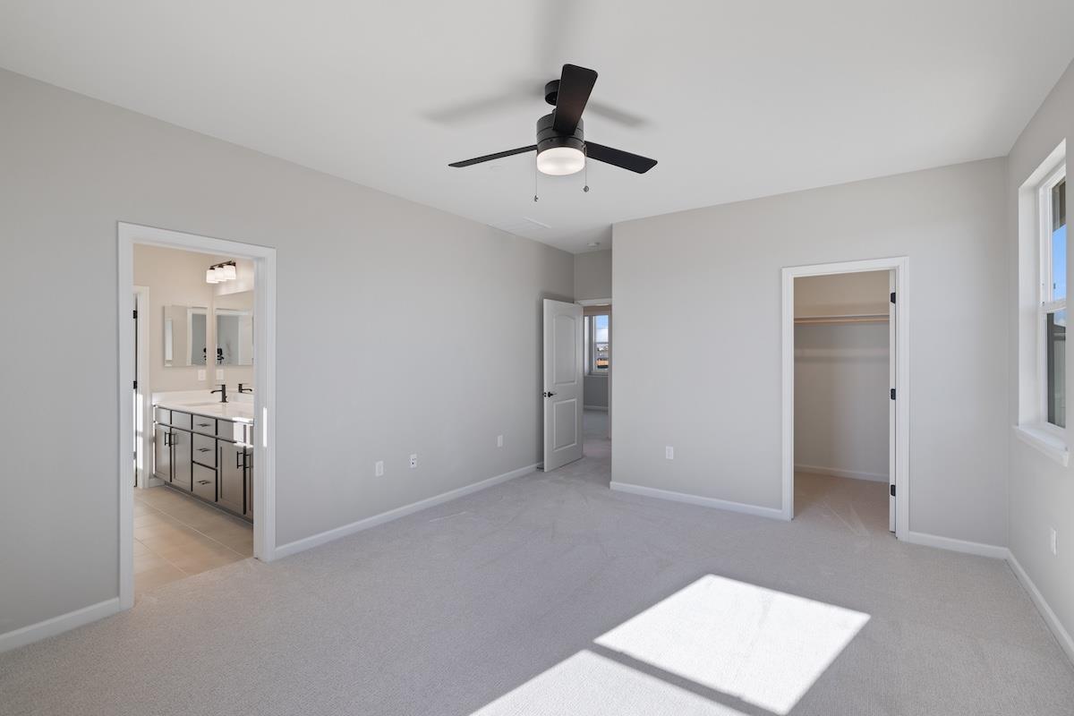 Detail Gallery Image 23 of 43 For 1861 Hydrangea Dr, Hollister,  CA 95023 - 5 Beds | 3 Baths