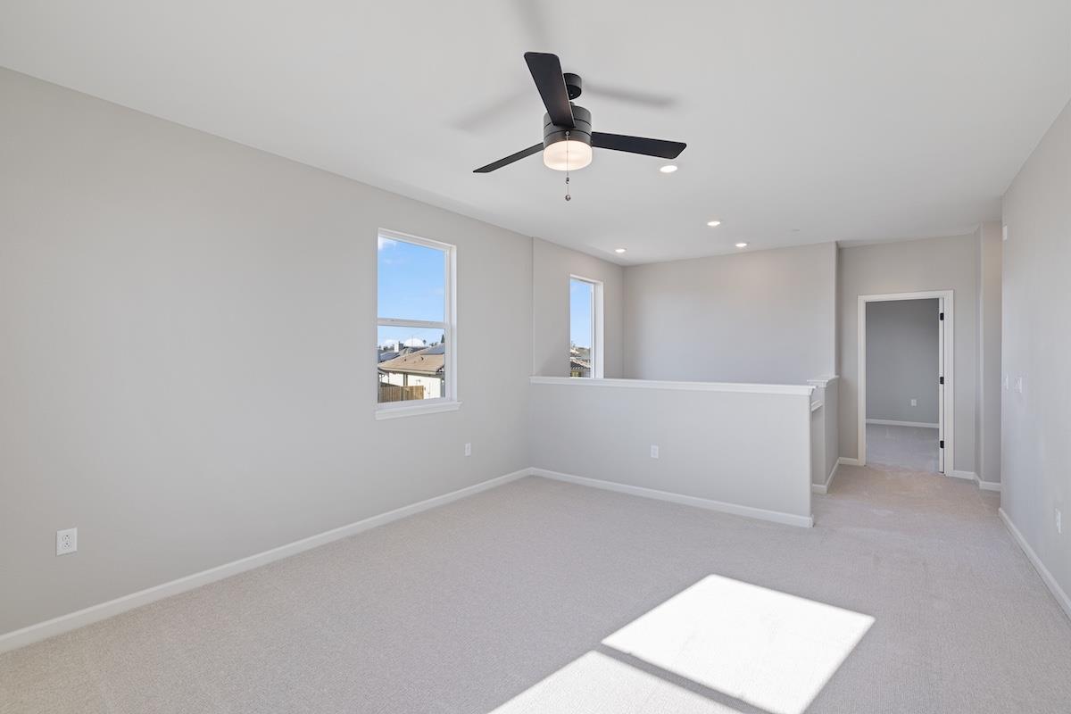 Detail Gallery Image 42 of 43 For 1861 Hydrangea Dr, Hollister,  CA 95023 - 5 Beds | 3 Baths