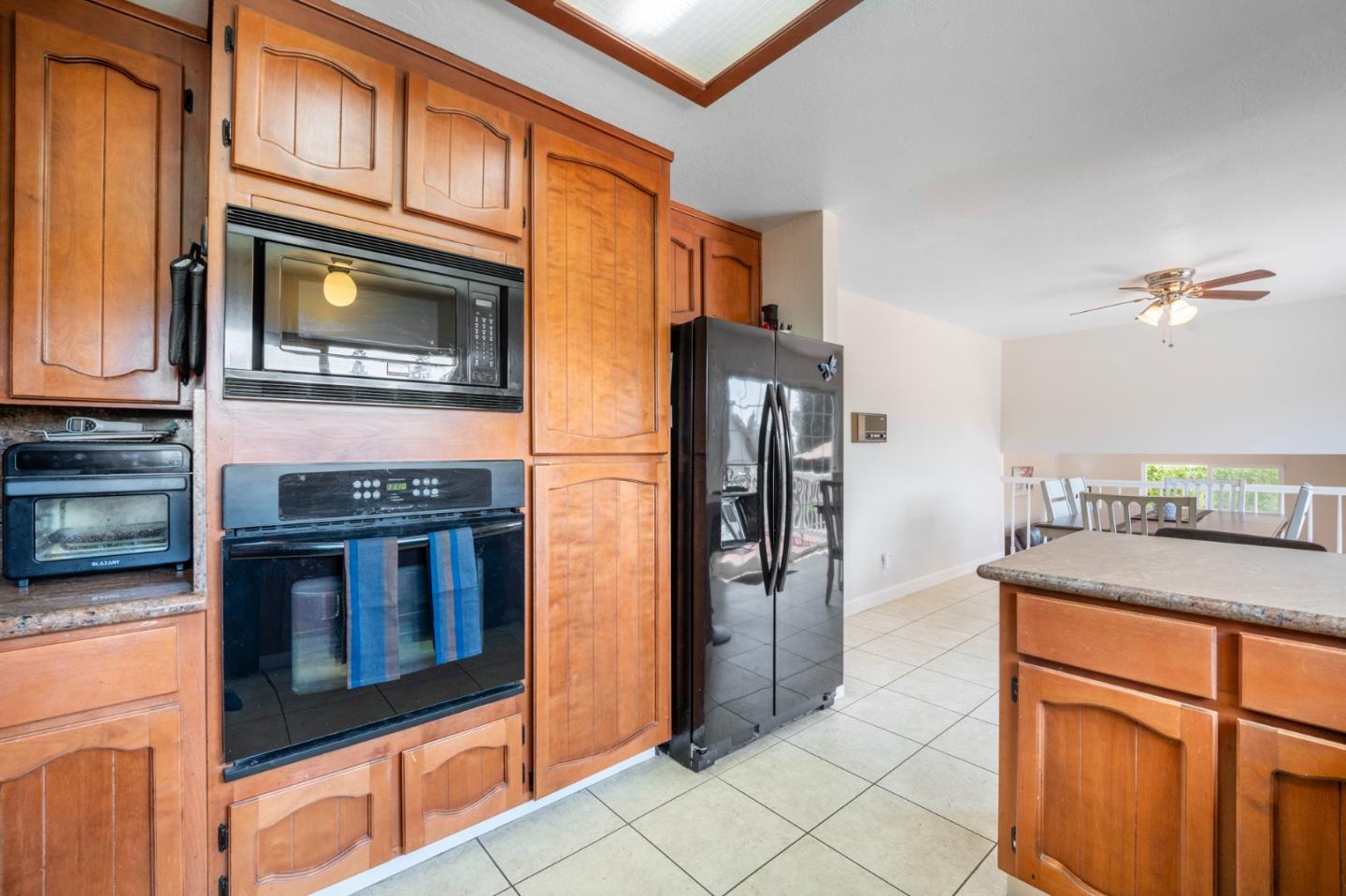 Detail Gallery Image 11 of 43 For 810 W Main Ave, Morgan Hill,  CA 95037 - 4 Beds | 2/1 Baths